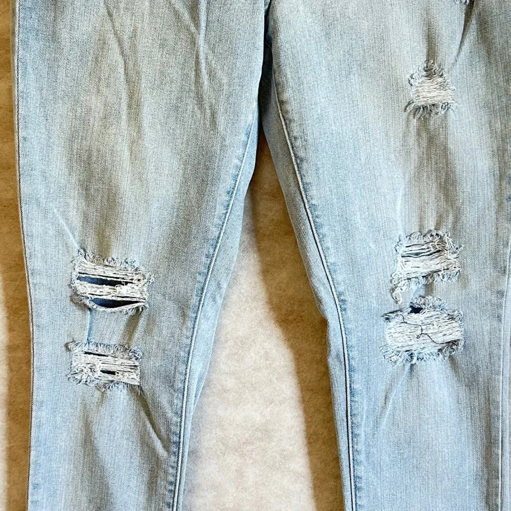 Levis 721 High Rise Skinny Jeans Light Wash Distressed Ripped Denim Womens‎ 31